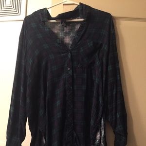 Women’s plaid long sleeve top